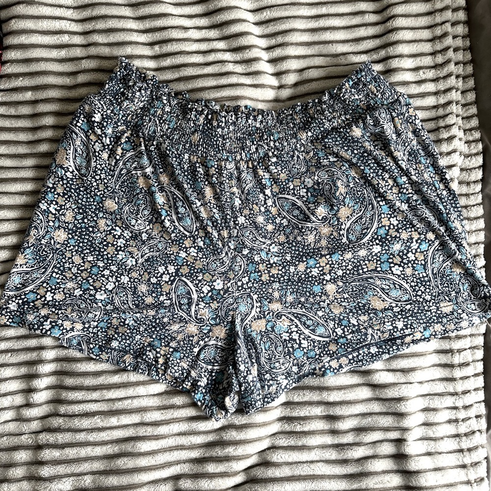 Cute comfy high waisted shorts